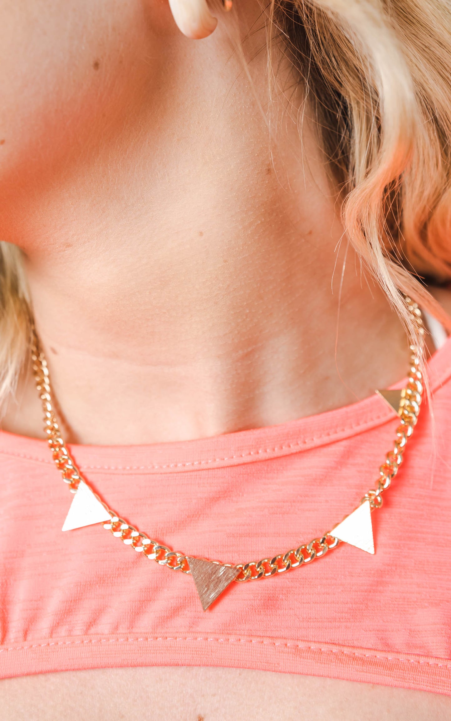 TRIANGLE NECKLACE