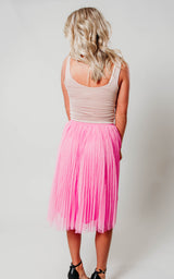 pink pleated skirt 