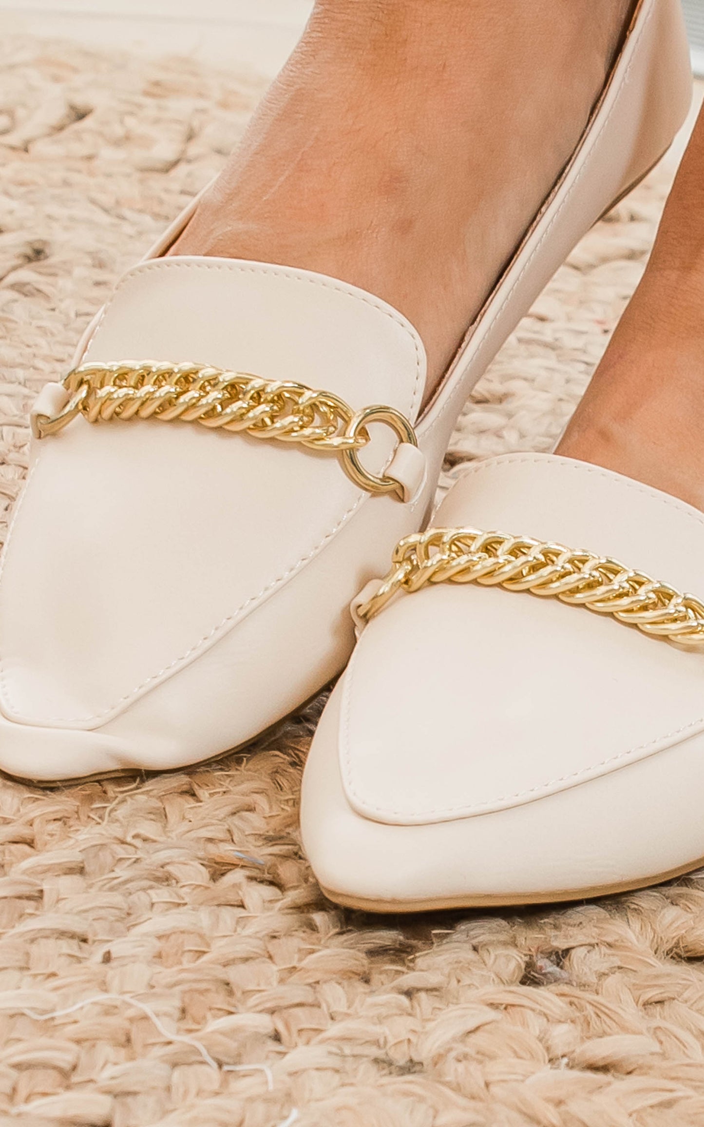 CHAIN ON MOCASSIN BALLERINA FLAT 