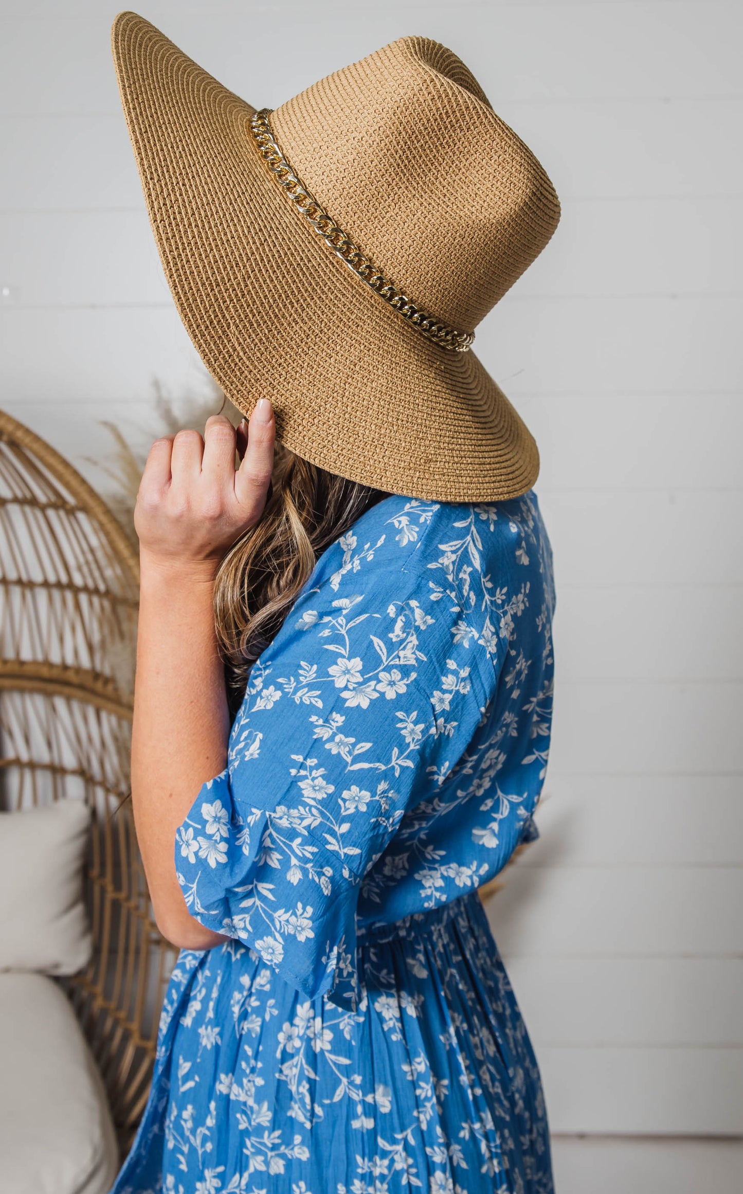 fedora hat with chain