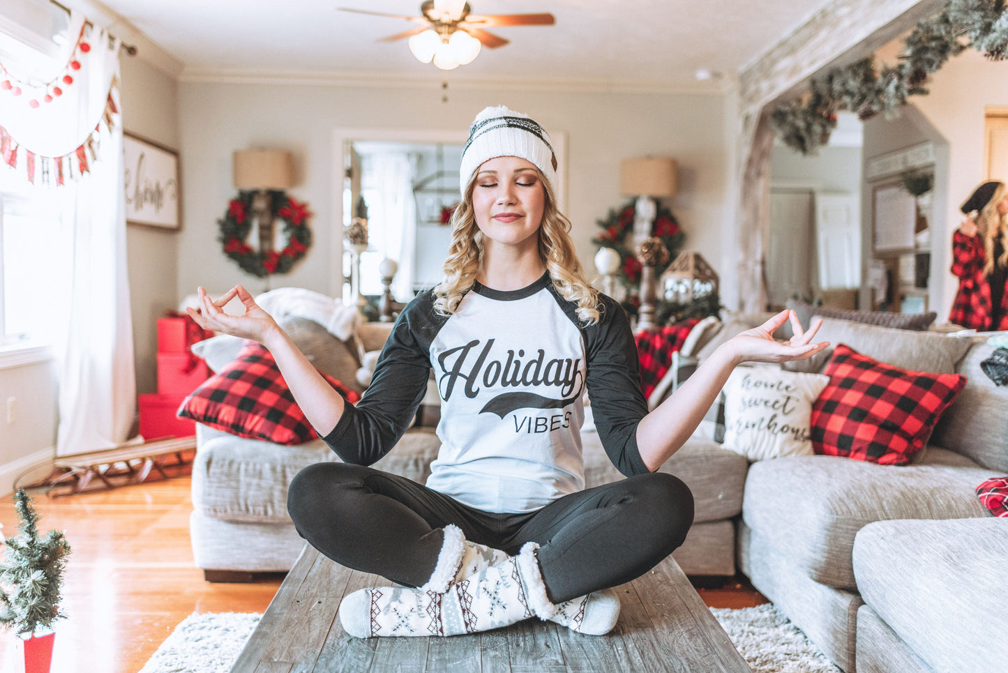 Holiday Vibes Baseball Tee - BAD HABIT BOUTIQUE 