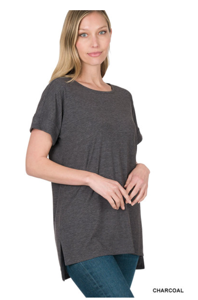 RIBBED ROUND NECK HI-LOW HEM TOP WITH SIDE SLITS - Final Sale