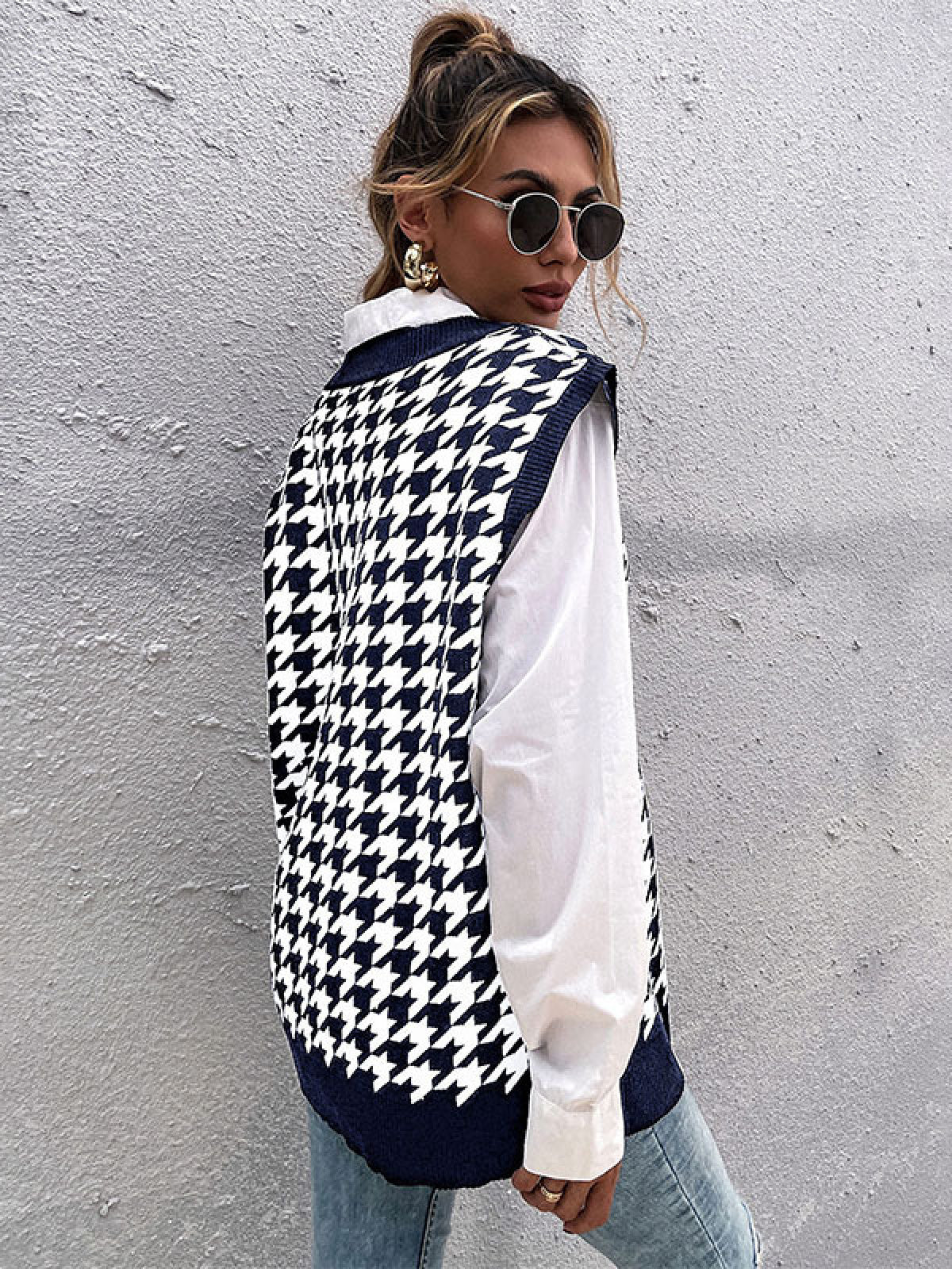 V-Neck Houndstooth Knit Vest