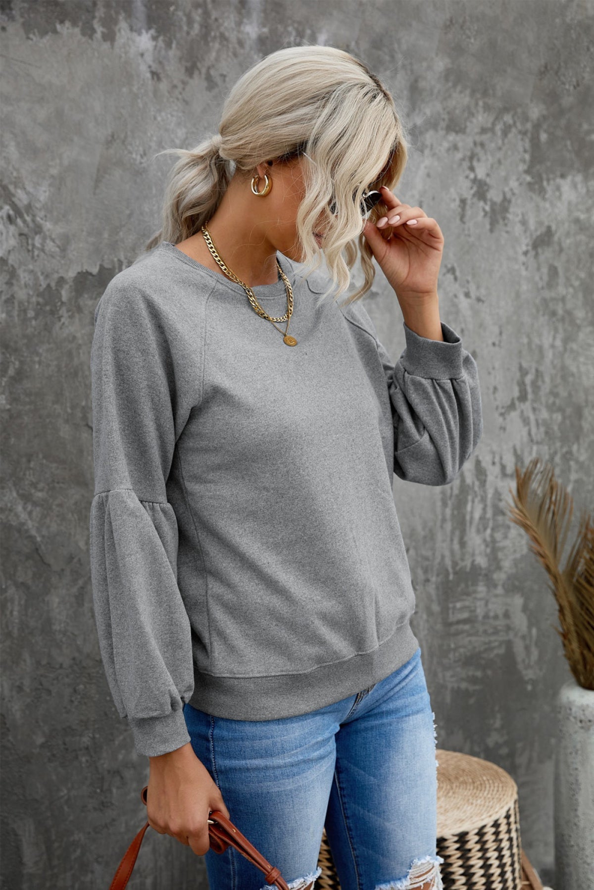 pullover sweatshirt