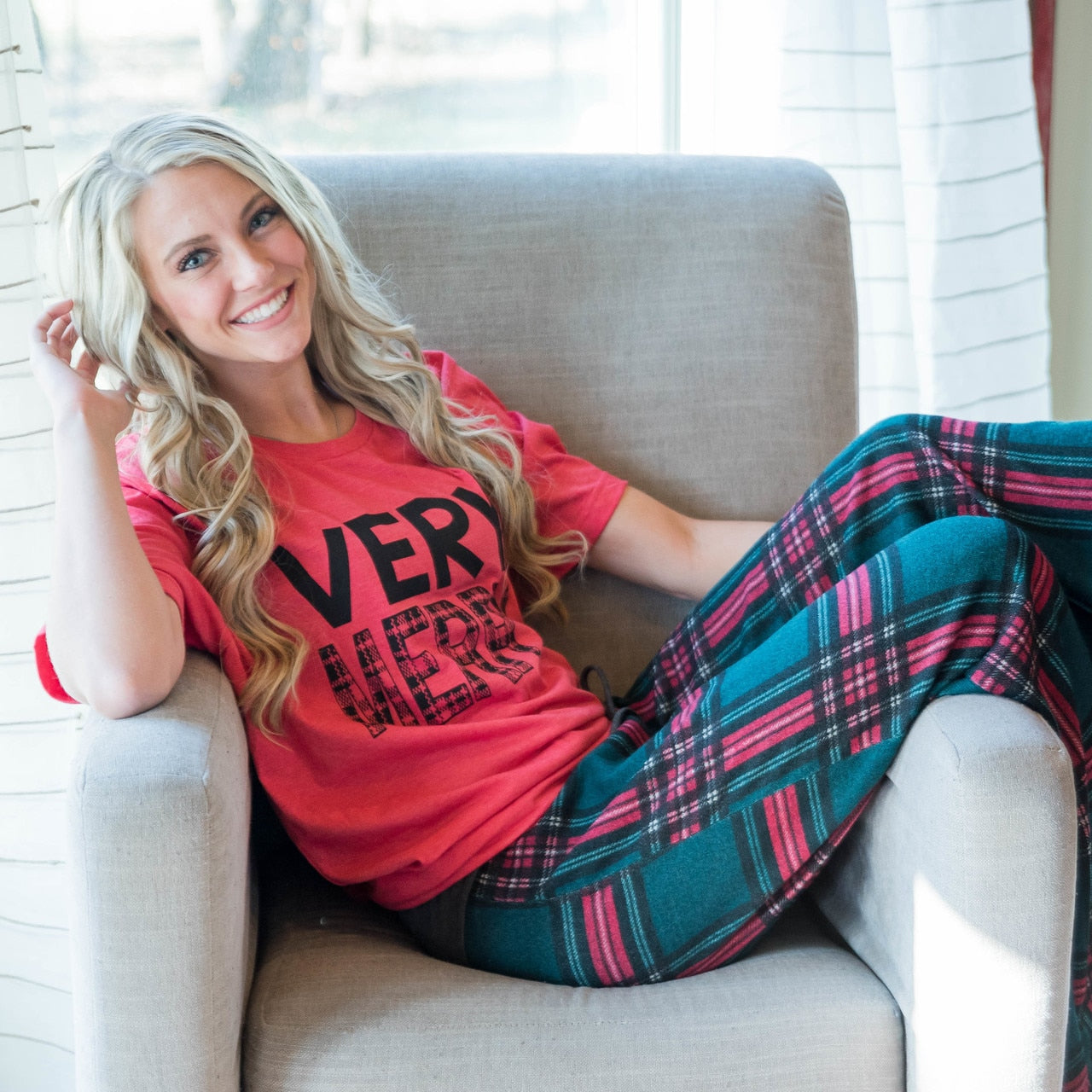 Very Merry Red Christmas Tee - BAD HABIT BOUTIQUE 