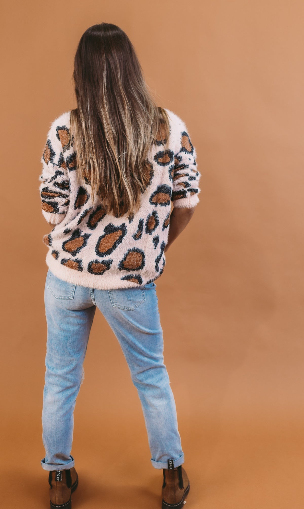 Davi & Dani V Neck Animal Print Pull Over Sweater