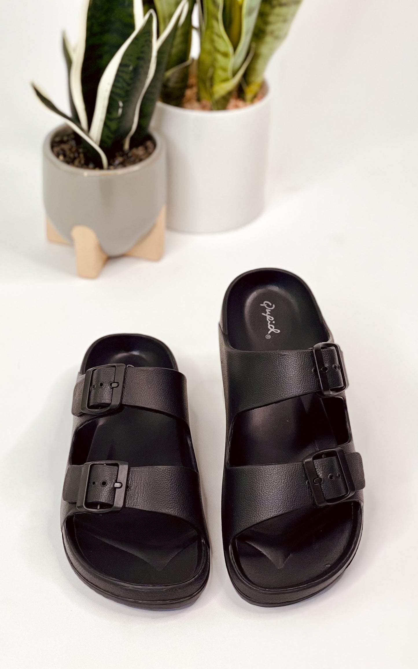 Qupid Lennie Slides in Black