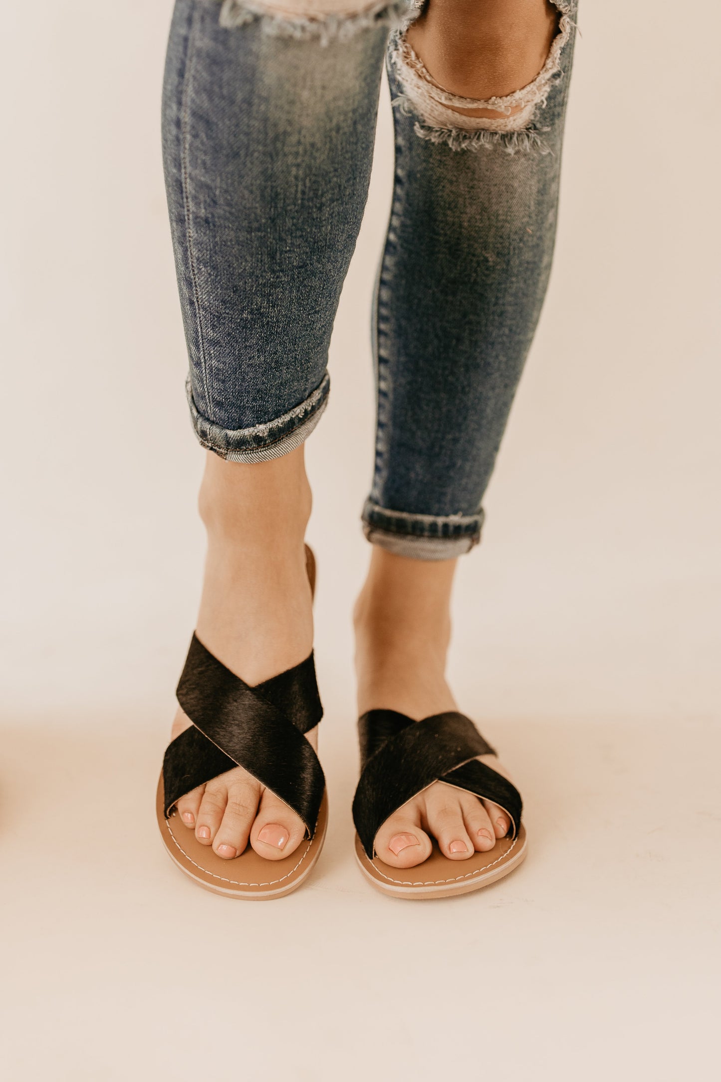 Matisse Pebble Sandal in Black Cowhide