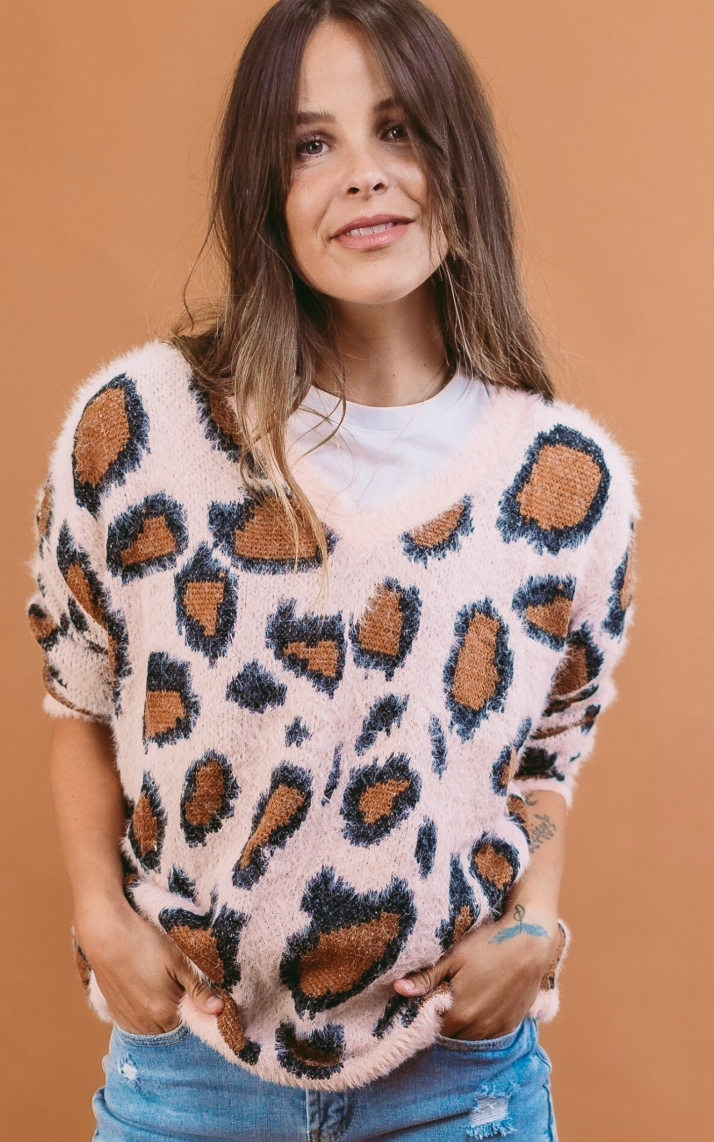 Davi & Dani V Neck Animal Print Pull Over Sweater