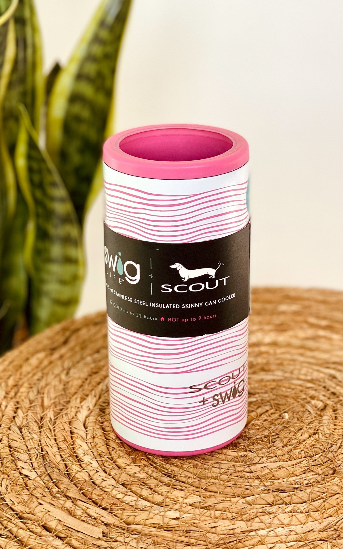 SCOUT + Swig Wavy Love Skinny Can Cooler