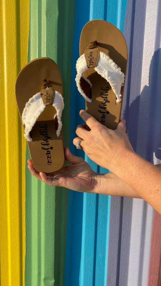 White Sandals - BAD HABIT BOUTIQUE 